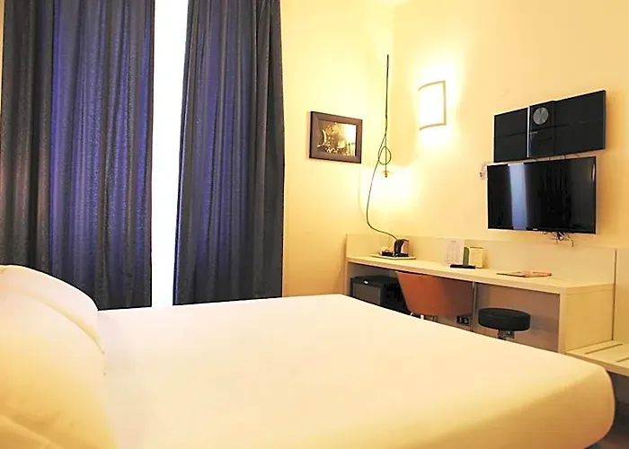 Franklin Feel The Sound Hotel 3*