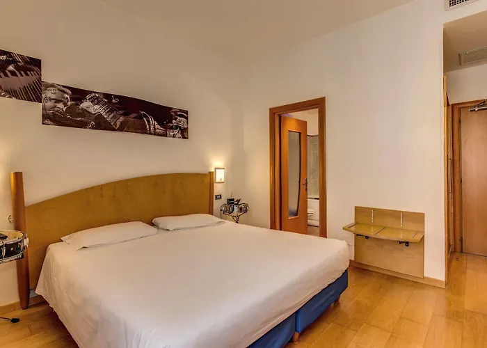 Hotel Franklin Feel The Sound 3*