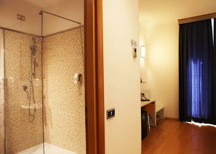 Franklin Feel The Sound Hotel 3*
